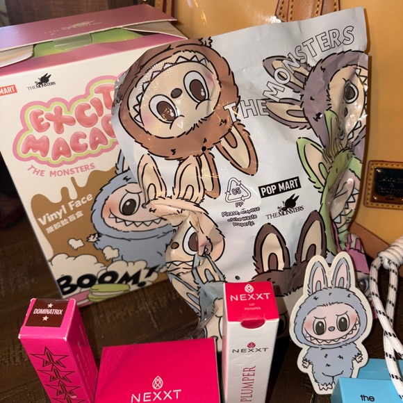 Dooney & Burke Bundle Mommy & Me with Pop Mart Macaron - Picture 7 of 8